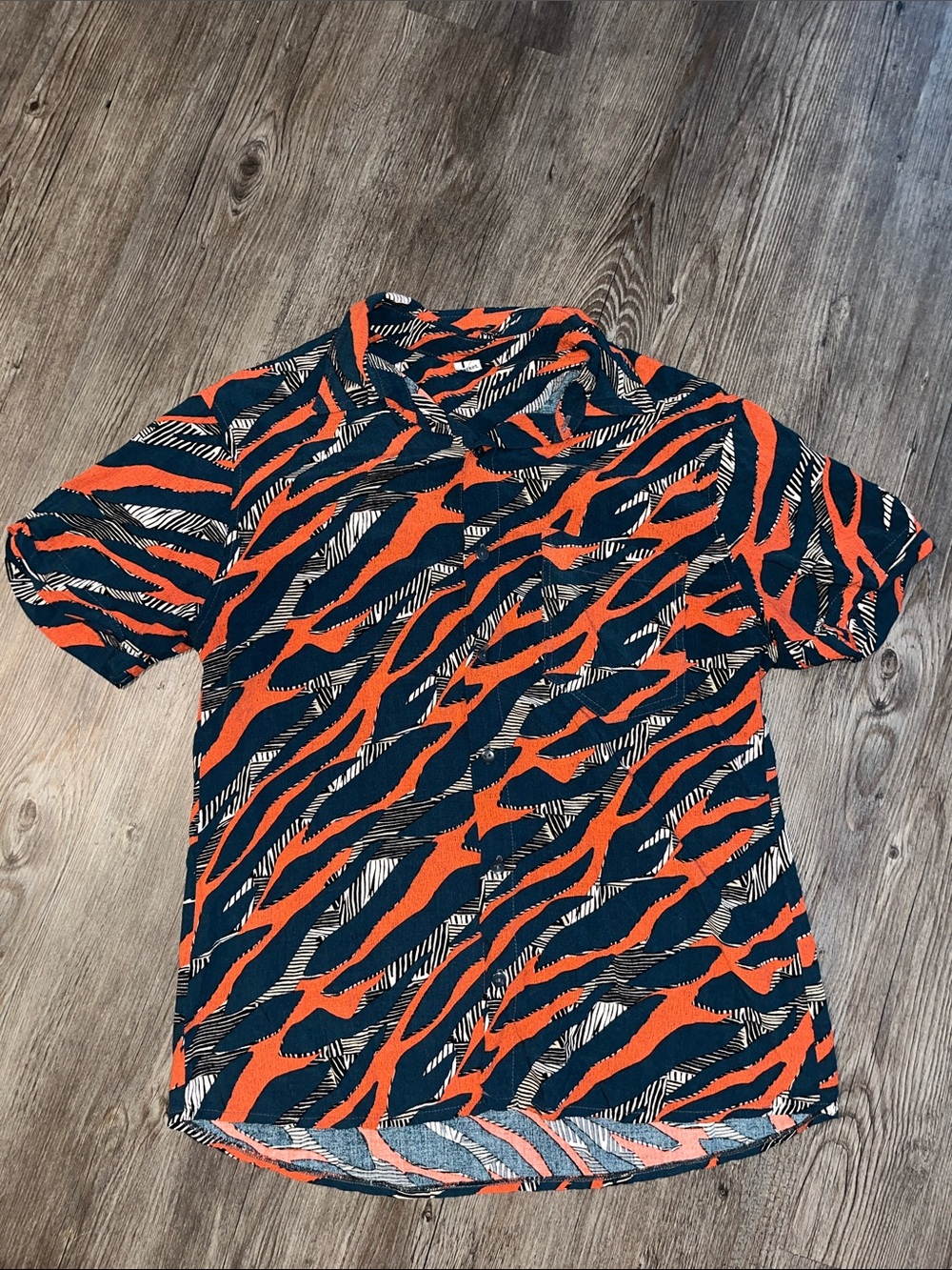 MARKET Short-Sleeve Button-Down Shirt in Navy and Orange